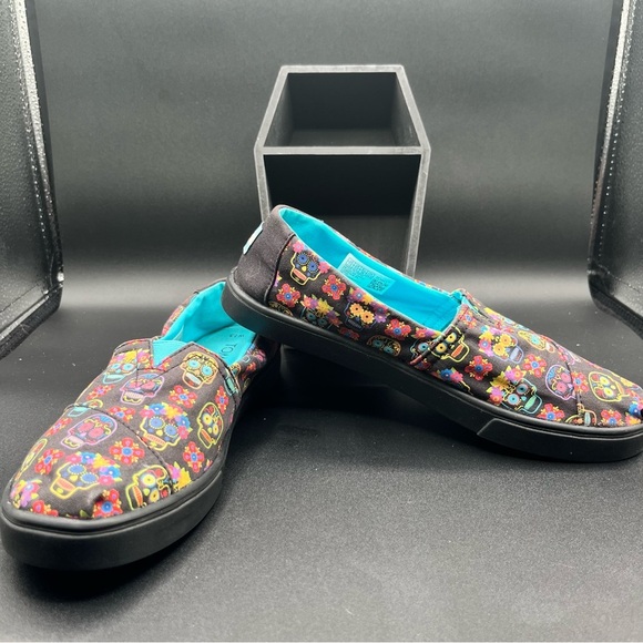 7.5 DIA De Los Muertos Toms preowned good condition and Jansport backpack lot - Picture 11 of 16